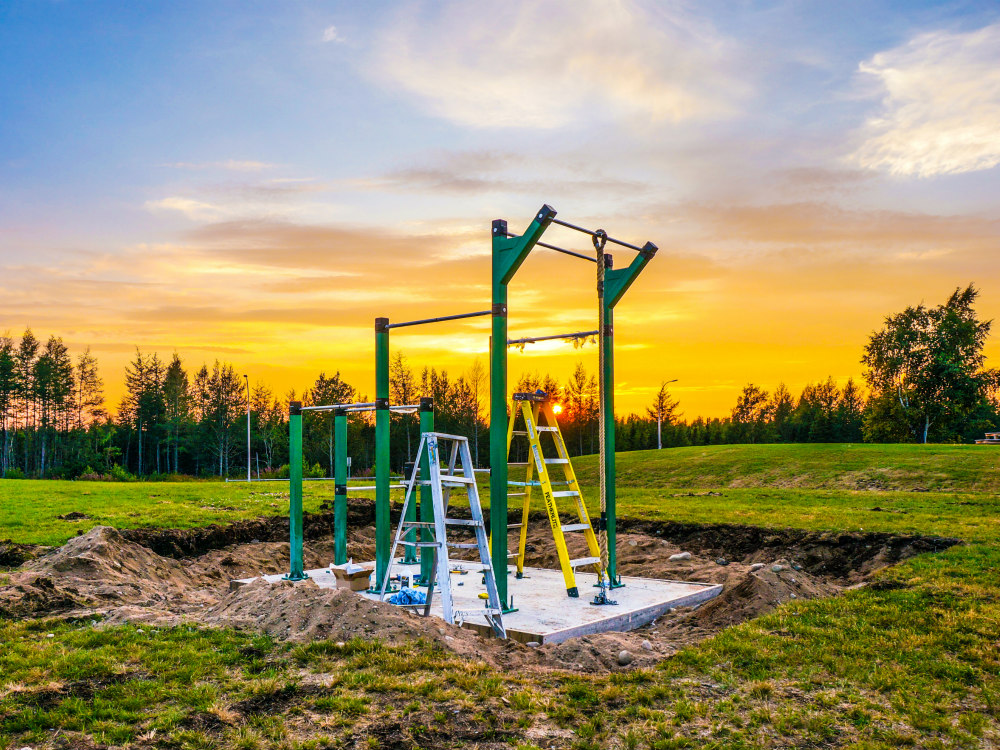 Services for the construction of an outdoor gym