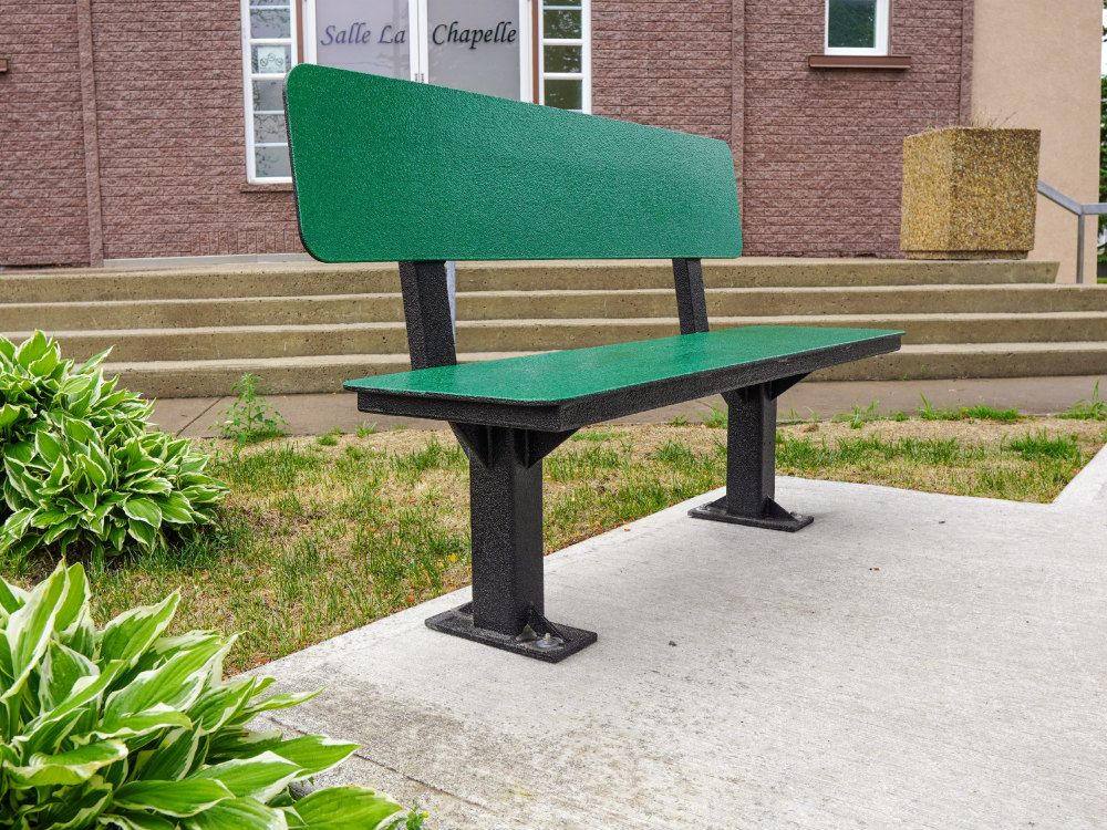 Banc de parc atlasbarz dossier 2020 Innovative street furniture, Rest areas, Laurier Station