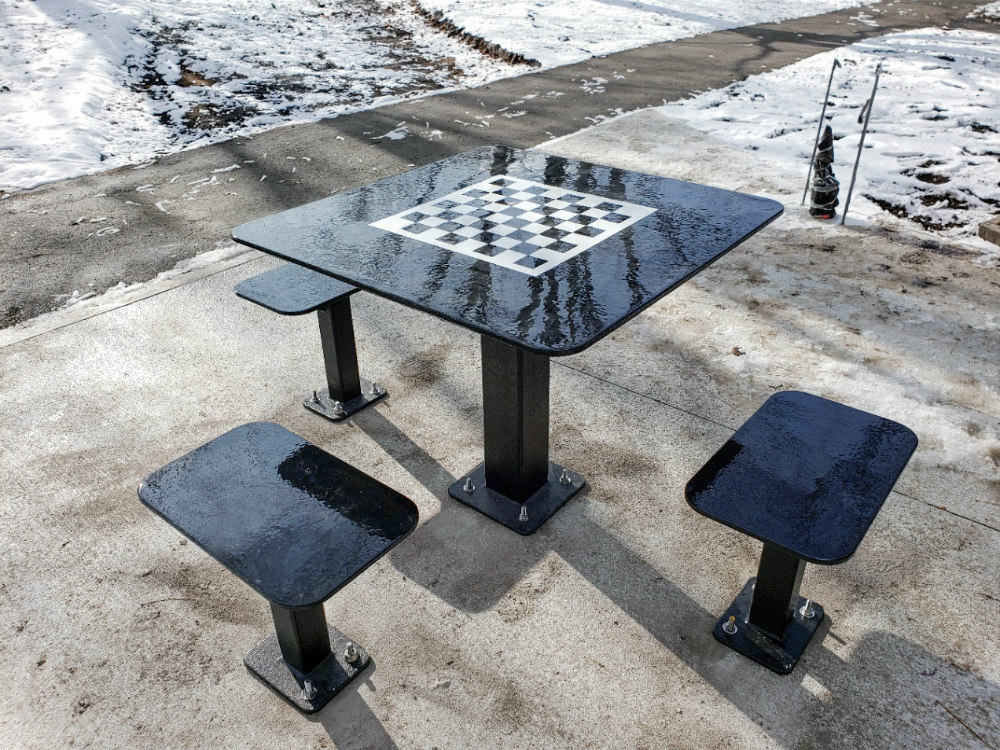 table extérieure damier atlasbarz 2020 Outdoor table with integrated chess game in Verdun, Montreal